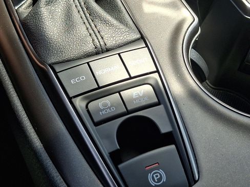 Used 2022 Toyota Camry SE w/ Convenience Package FWD image 24