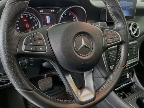 Used 2018 Mercedes-Benz GLA 250 4MATIC image 15