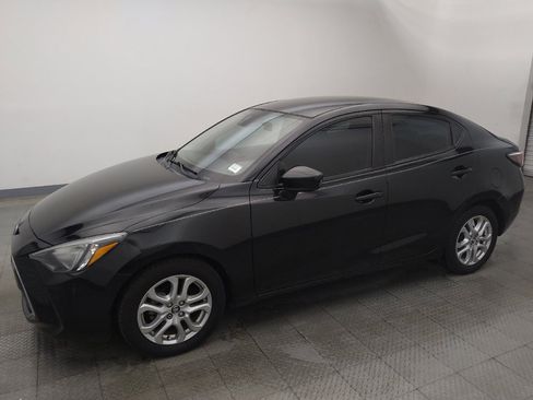 Used 2017 Toyota Yaris iA FWD image 2
