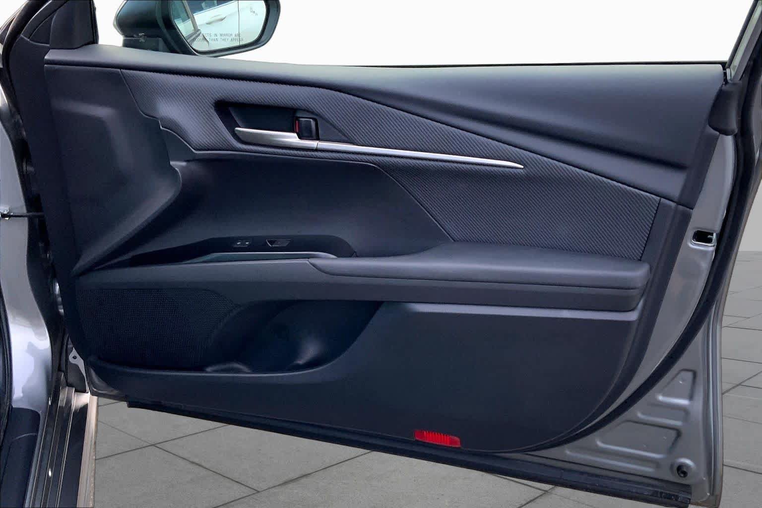 Used 2025 Toyota Camry SE FWD image 20