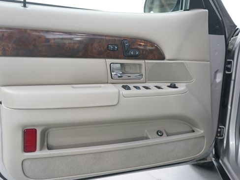 Used 2009 Mercury Grand Marquis LS RWD image 17