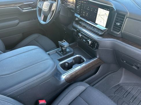 Used 2024 GMC Sierra 1500 Elevation image 18