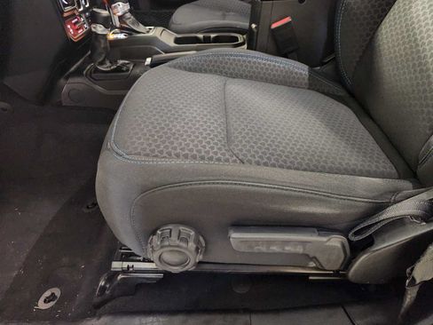 Used 2024 Jeep Wrangler Unlimited Rubicon 4xe AWD/4WD image 23