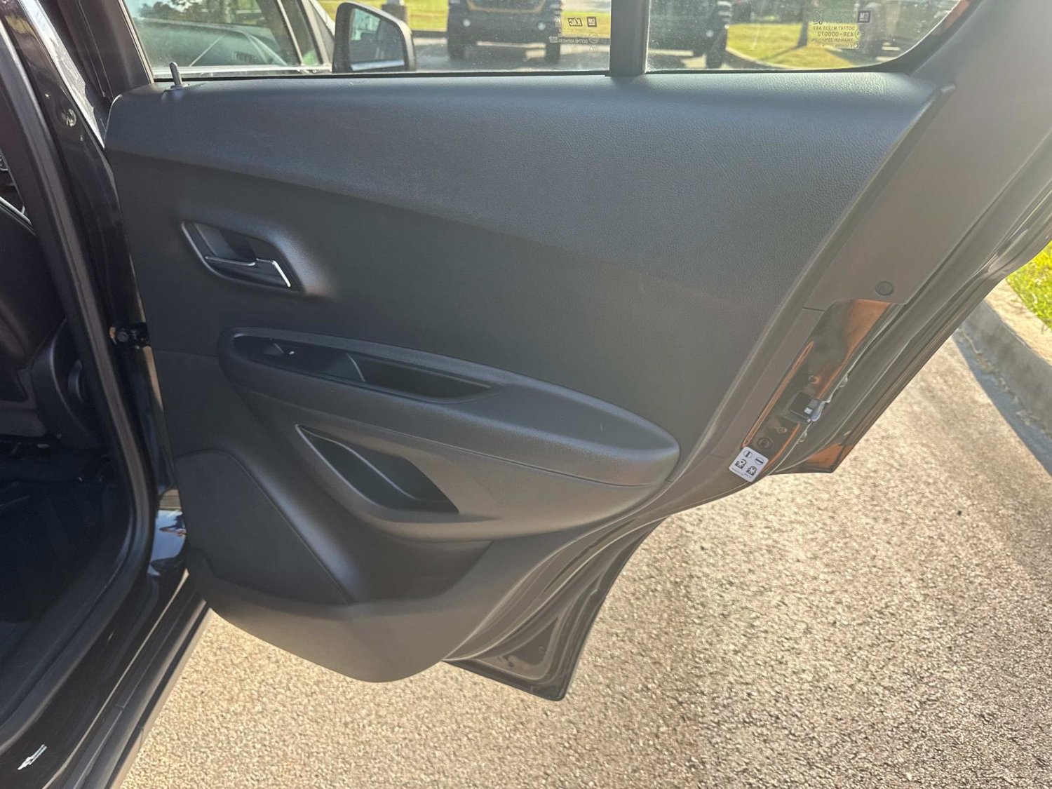 Used 2020 Chevrolet Trax LT w/ LT Convenience Package FWD image 19
