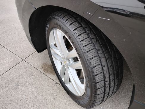 Used 2018 Chevrolet Equinox Premier image 24