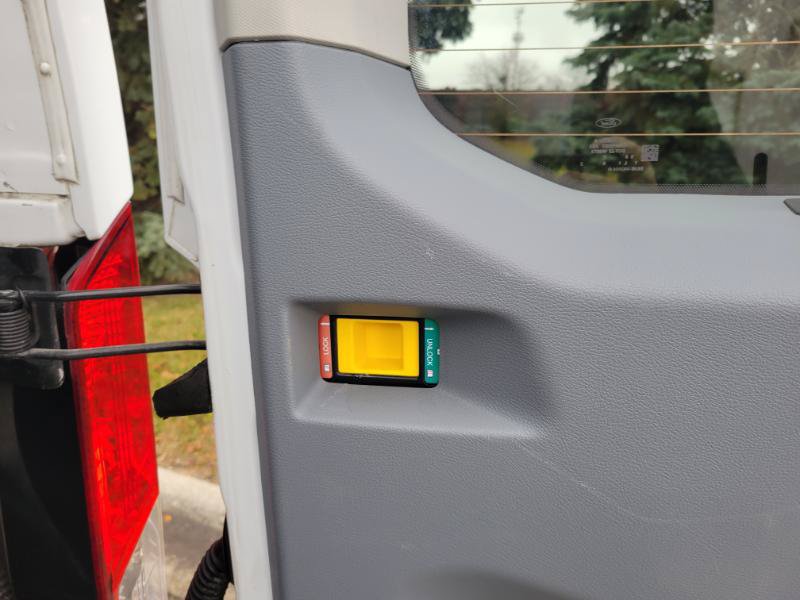 Used 2016 Ford Transit 150 XL RWD image 32