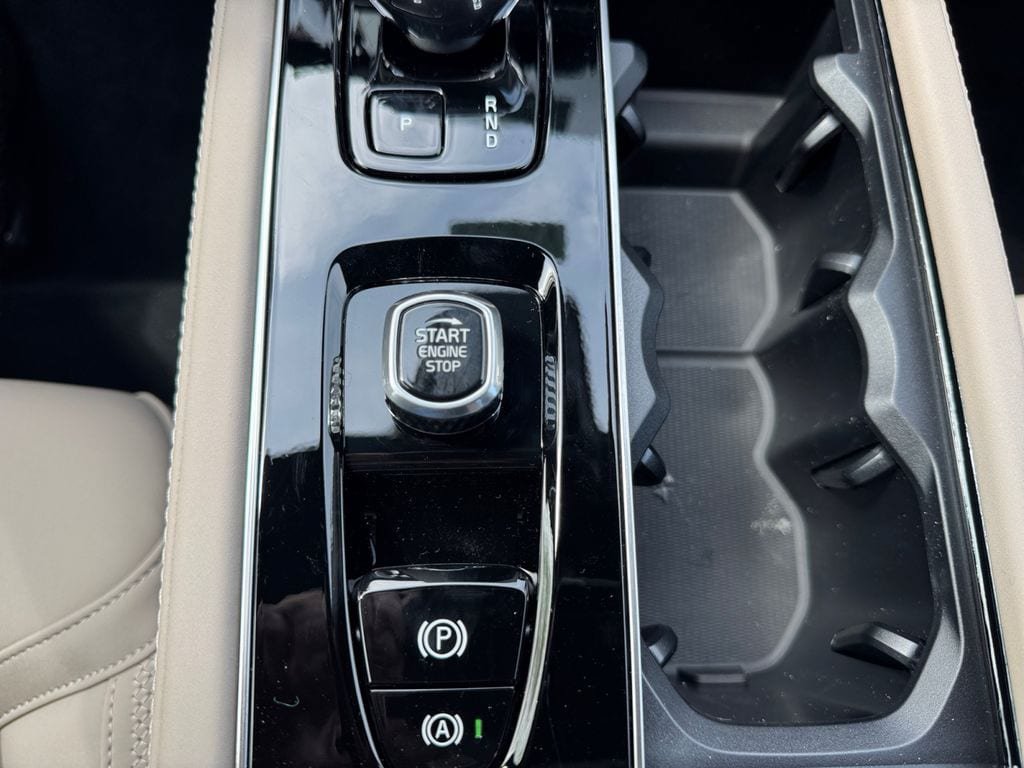 New 2026 Volvo XC90 T8 Plus w/ Protection Package Premier AWD/4WD image 19