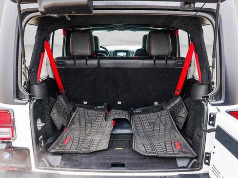 Used 2018 Jeep Wrangler Unlimited Rubicon image 22