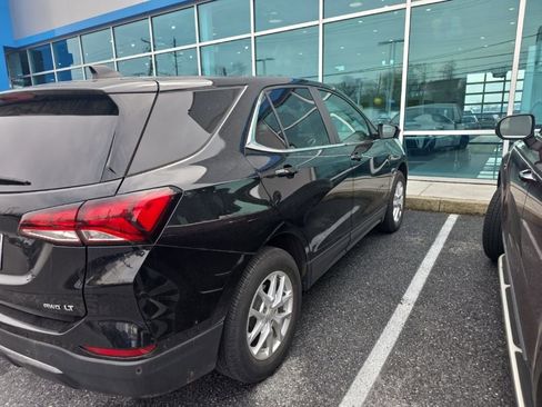Used 2023 Chevrolet Equinox LT image 3