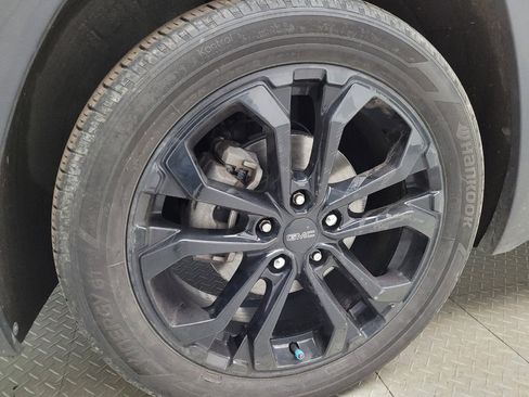 Used 2021 GMC Terrain SLE w/ Driver Convenience Package image 31