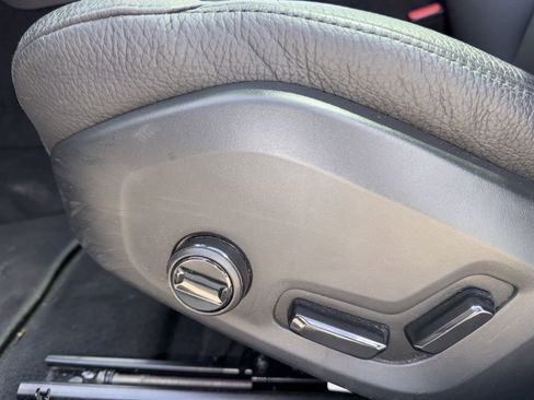 Used 2025 Volvo V60 B5 Cross Country Plus image 10