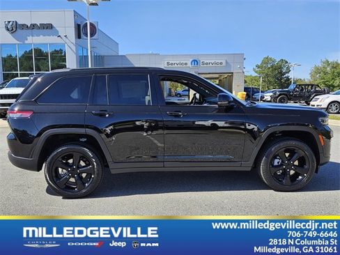 New 2025 Jeep Grand Cherokee Limited w/ Luxury Tech Group II image 15