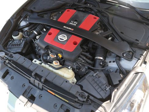 Used 2017 Nissan 370Z NISMO RWD image 43