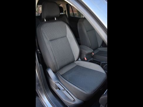Used 2021 Volkswagen Tiguan S FWD image 36