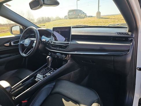 Used 2024 Jeep Compass Trailhawk image 28