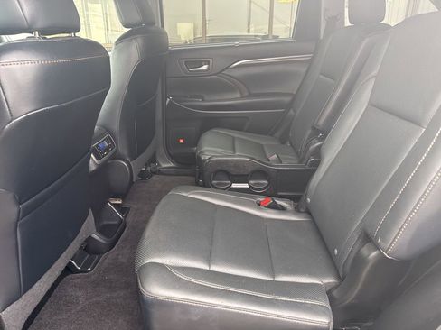 Used 2016 Toyota Highlander Limited image 50
