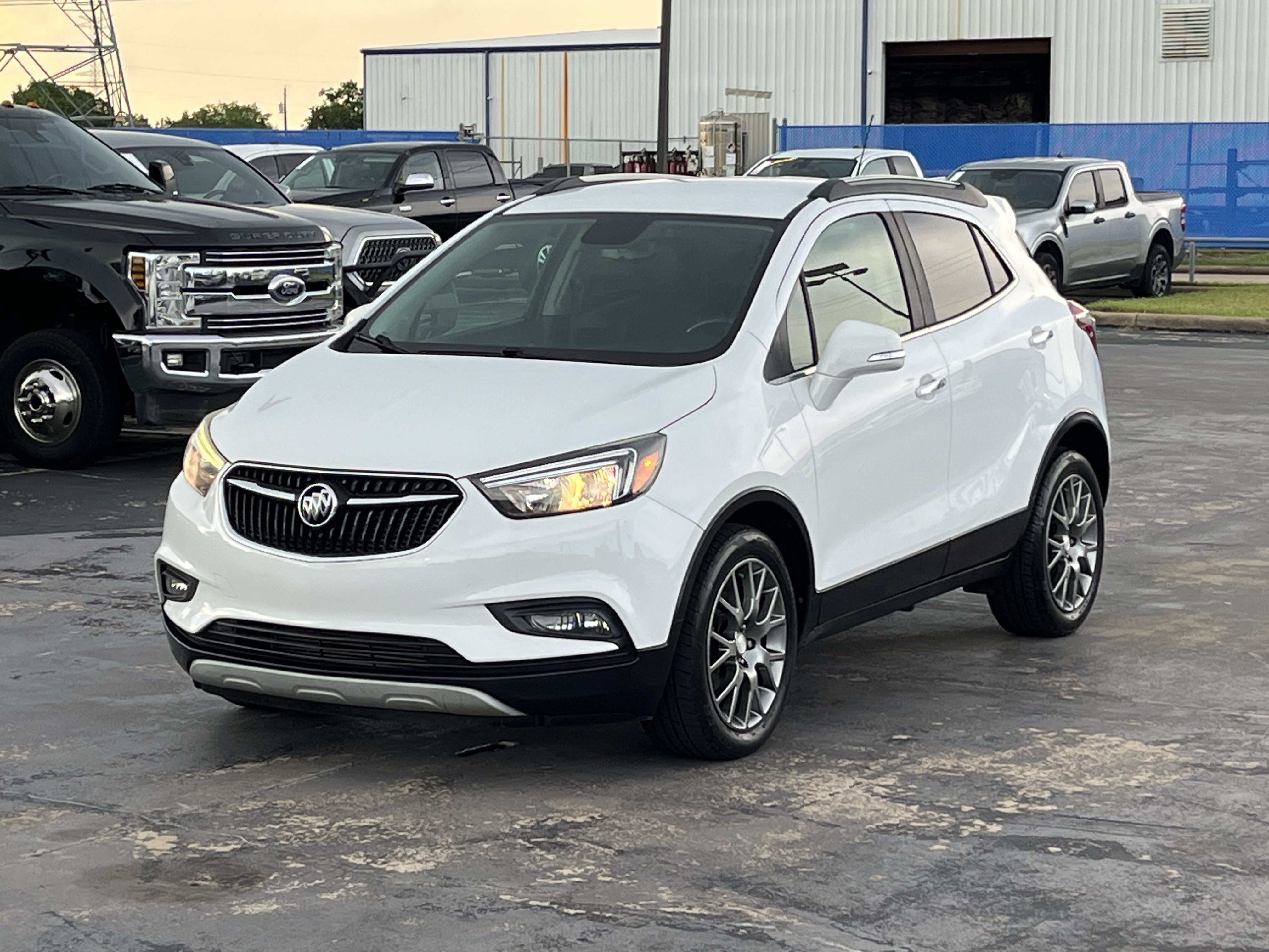 Used 2019 Buick Encore Sport Touring FWD image 3