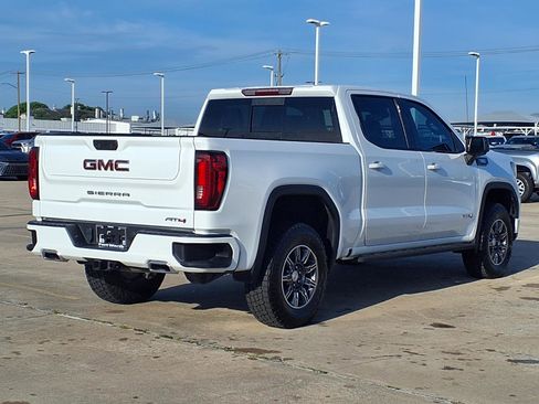 Used 2022 GMC Sierra 1500 AT4 w/ AT4 Preferred Package AWD/4WD image 9