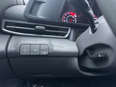 Used 2022 Hyundai Elantra SEL image 25