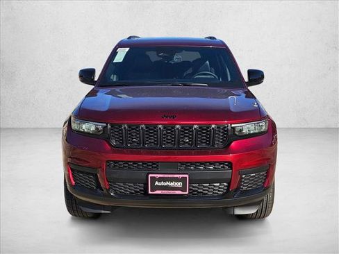 New 2025 Jeep Grand Cherokee L Altitude image 2