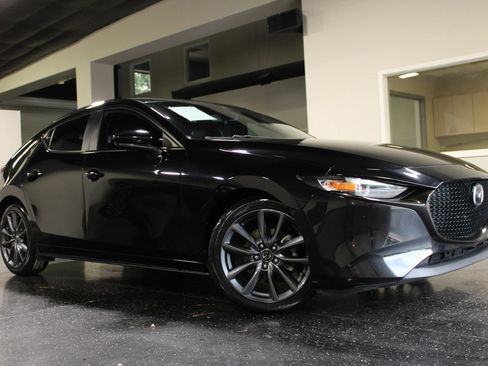 Used 2019 MAZDA MAZDA3 Hatchback FWD image 37
