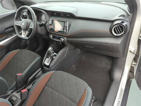 Certified 2020 Nissan Kicks SR image 13