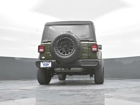 Used 2020 Jeep Wrangler Sport AWD/4WD image 35