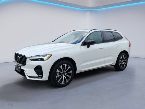 Certified 2024 Volvo XC60 B5 Plus w/ Protection Package Premier AWD/4WD image 7