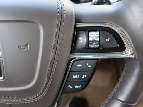 Used 2018 Lincoln Continental Select FWD image 20