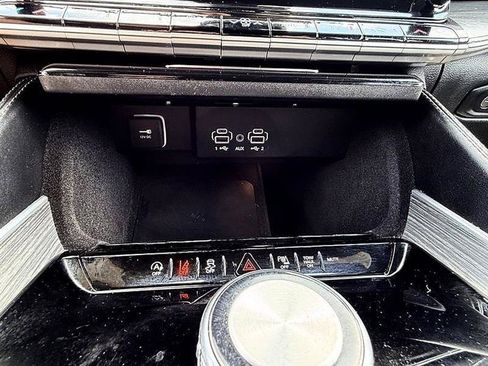 Used 2024 Jeep Wagoneer L Series II RWD image 51