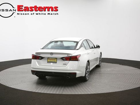 Used 2024 Nissan Altima 2.0 SR FWD image 37