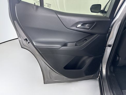 Used 2025 Chevrolet Equinox LT image 26