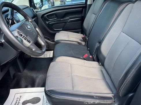Used 2017 Nissan Titan S RWD image 9