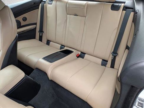 Used 2016 BMW M4 Convertible image 18