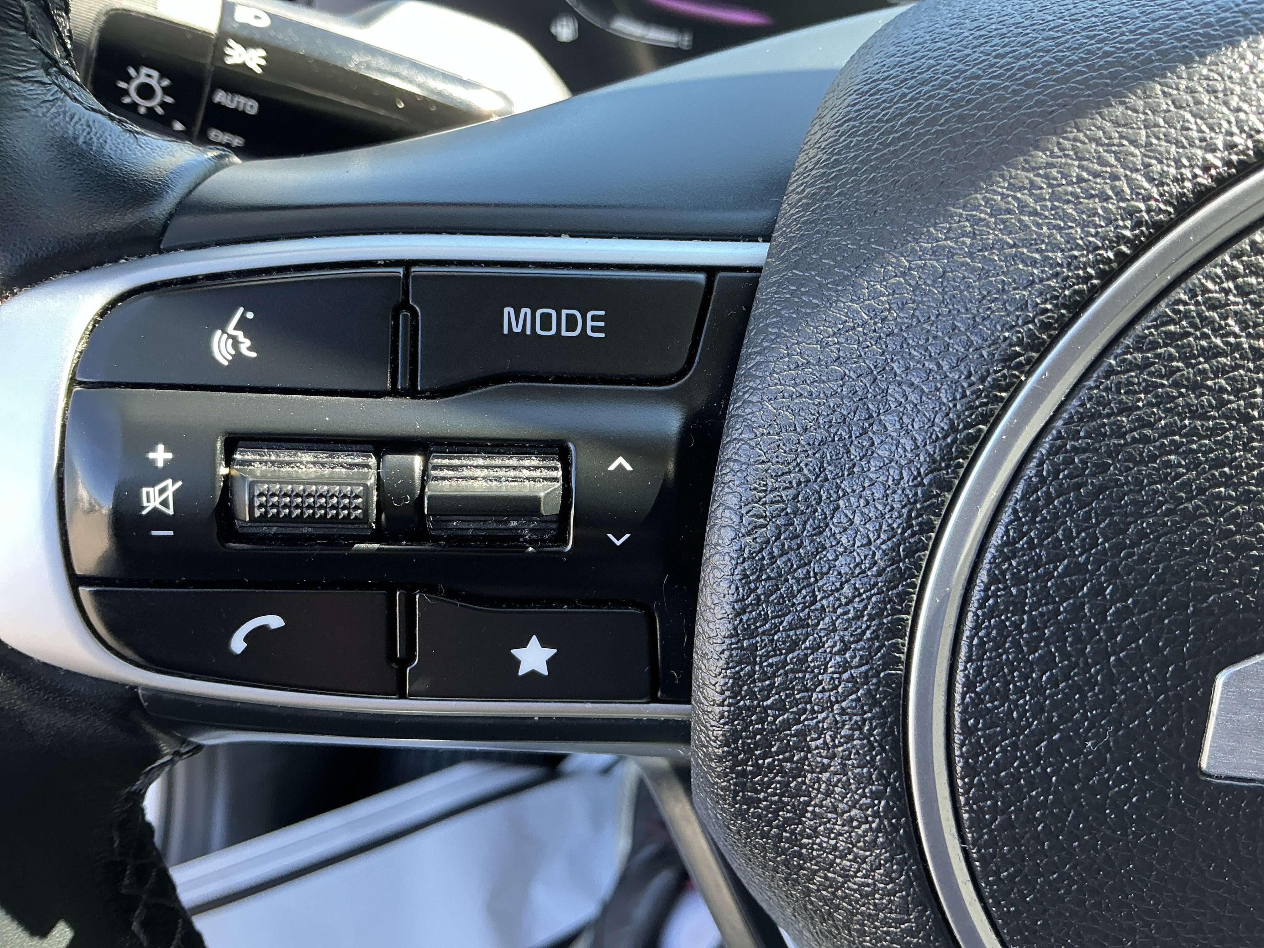 Certified 2024 Kia Sportage EX AWD/4WD image 17