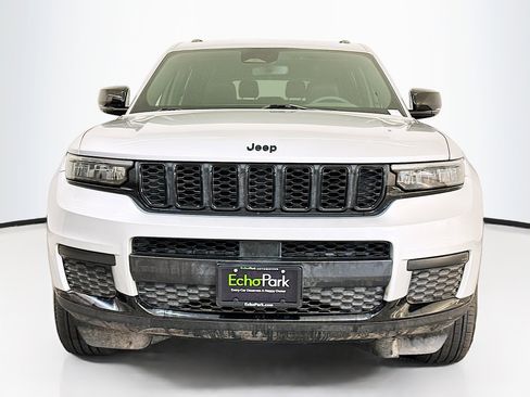Used 2024 Jeep Grand Cherokee L Laredo image 2
