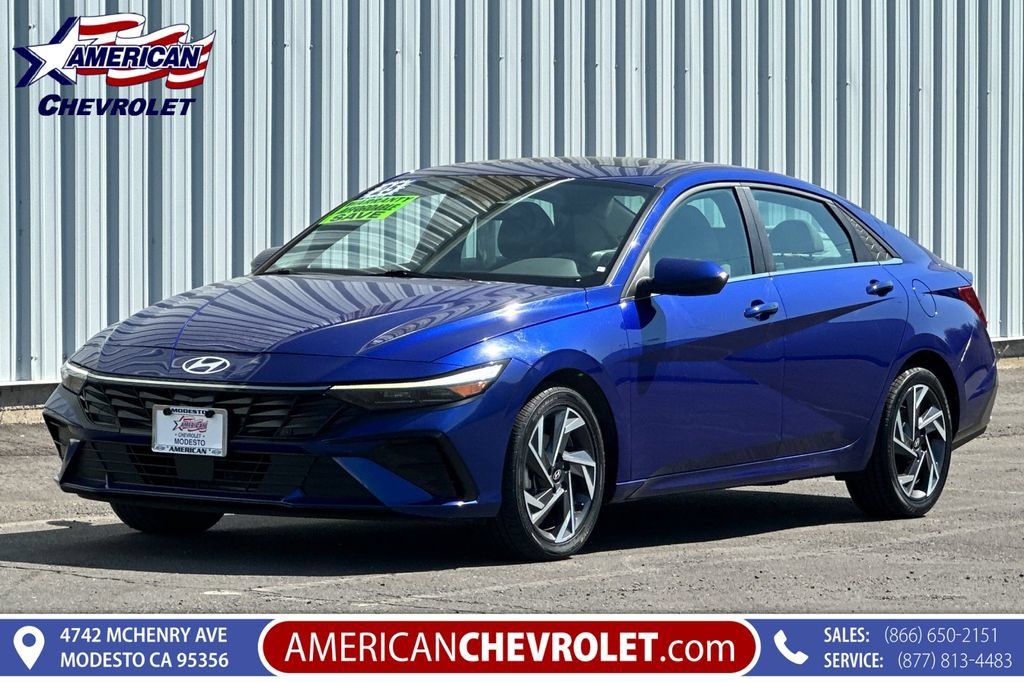 Used 2025 Hyundai Elantra SEL FWD image 8