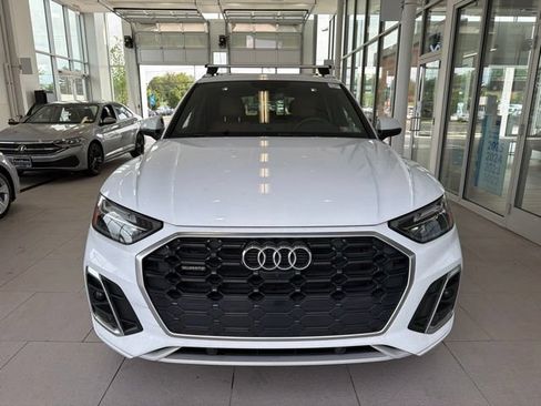 Used 2023 Audi Q5 2.0T Premium Plus w/ Premium Plus Package AWD/4WD image 2