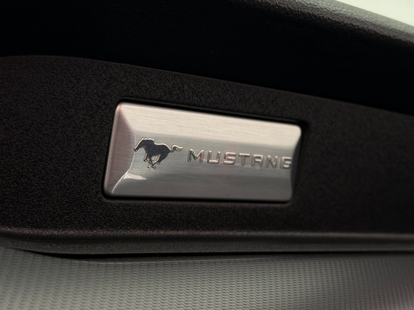 Used 2018 Ford Mustang Premium w/ Equipment Group 201A RWD image 31