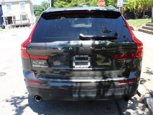 Used 2018 Volvo XC60 T5 Momentum w/ Vision Package AWD/4WD image 6