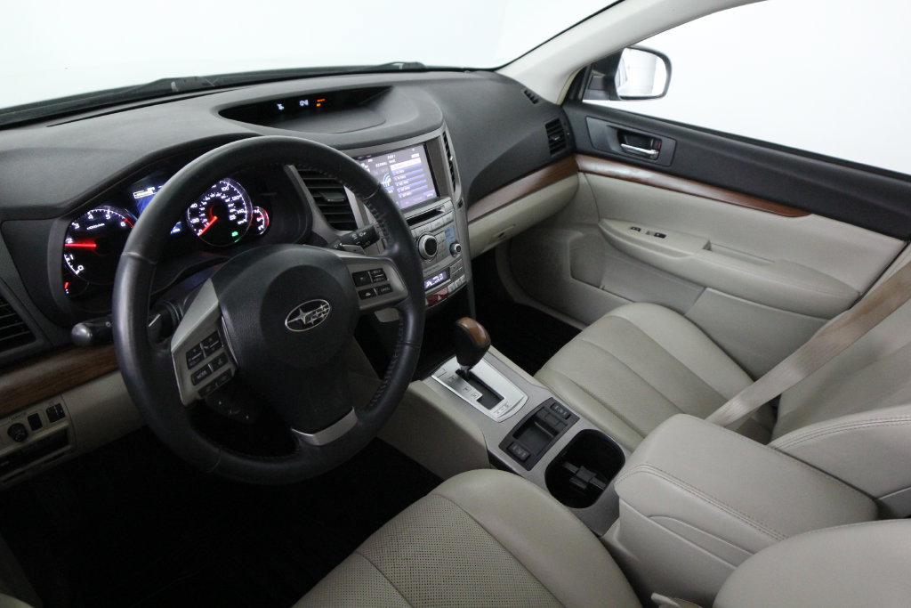 Used 2014 Subaru Outback 2.5i Limited AWD/4WD image 6