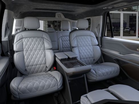 New 2026 Lincoln Navigator Black Label AWD/4WD image 11