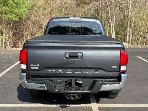 Used 2023 Toyota Tacoma SR5 AWD/4WD image 4
