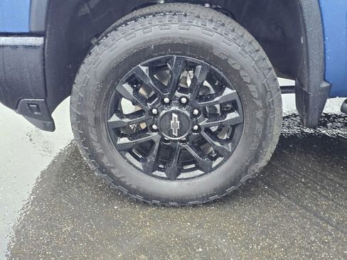 Used 2025 Chevrolet Silverado 2500 LT w/ Trail Boss Package image 9