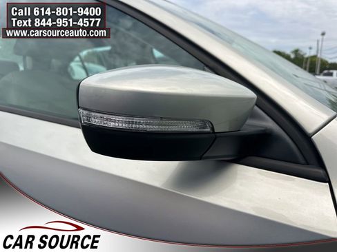Used 2011 Volkswagen Jetta SE FWD image 3