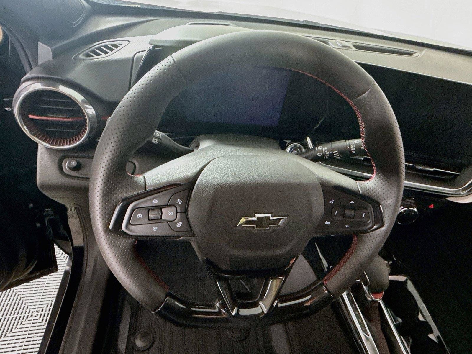 New 2026 Chevrolet Trax RS w/ Driver Confidence Package FWD image 5