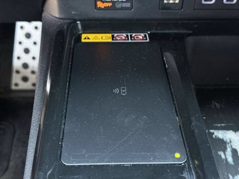 Used 2025 Toyota Camry SE FWD image 20