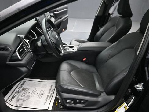 Used 2024 Toyota Camry XLE w/ Navigation Package image 13