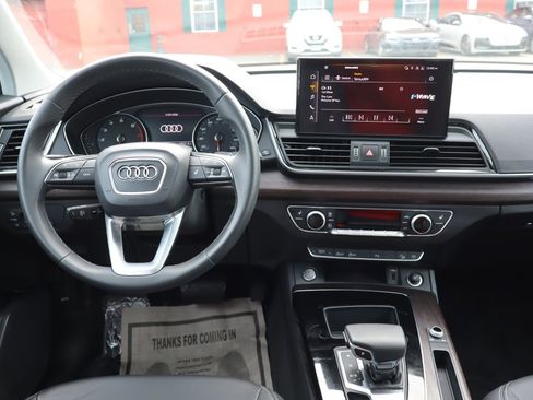 Used 2023 Audi Q5 2.0T Premium w/ Convenience Package image 15