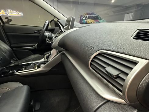 Used 2018 Mitsubishi Eclipse Cross SEL AWD/4WD image 33